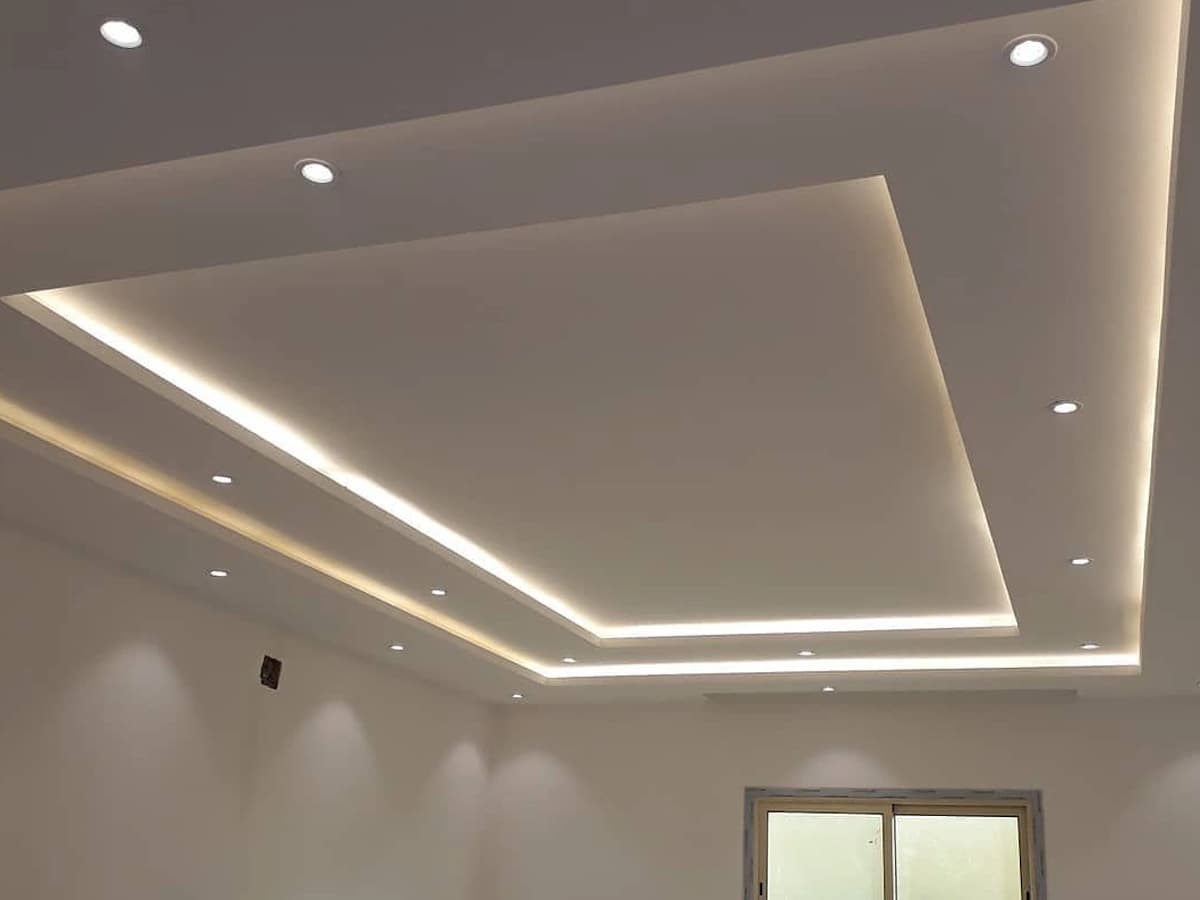 Feature bulkhead ceiling with concealed lighting in a Cape Town interior